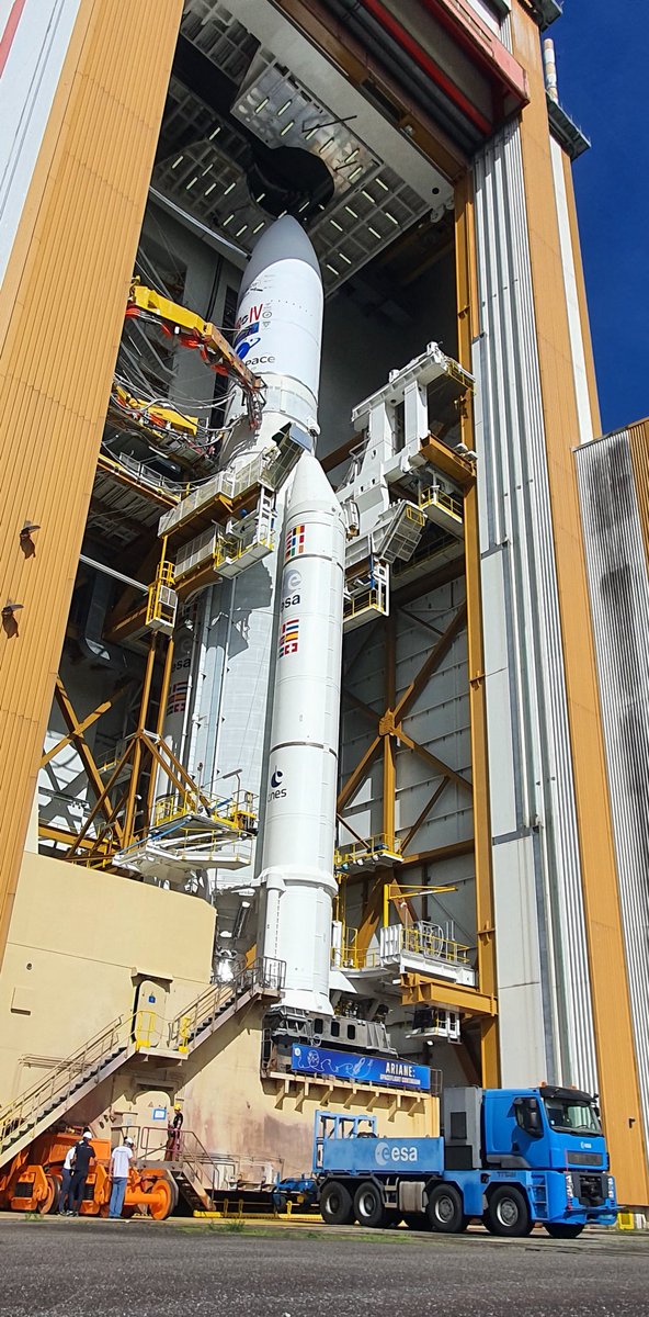 jgassard's tweet photo. Ariane V261 juste avant son transfert là dernière Ariane 5. A bord Syracuse 4B et Heinrich Hertz Satellite on attend l'ordre de roulage. V261 était prévu le 16 juin finalement reporté pour un problème technique sur le lanceur. Décollage mardi 4 juillet 18h30 Kru https://t.co/Jxcpi8gVuV