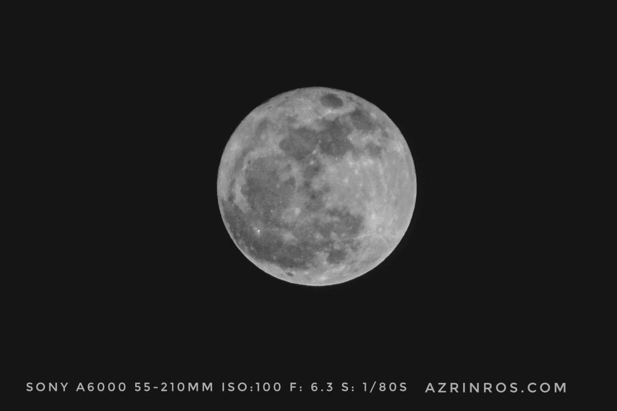 Snap gambar bulan penuh diluar.

#moon #fullmoon