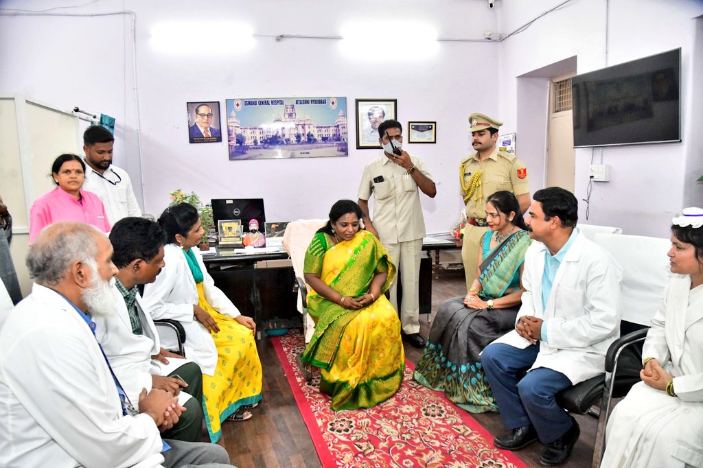 DrTamilisai4BJP's tweet photo. Visited #Osmania General Hospital (OGH) #Hyderabad,Interacted with Drs,Nurses,para medicals, Hospital employees &amp; Patients.Appreciated drs &amp; nurses good work.Concerned to see the dilapidated condition of the hospital with  overcrowding,lack of adequate beds &amp; basic amentities. https://t.co/FmX3mufBcl