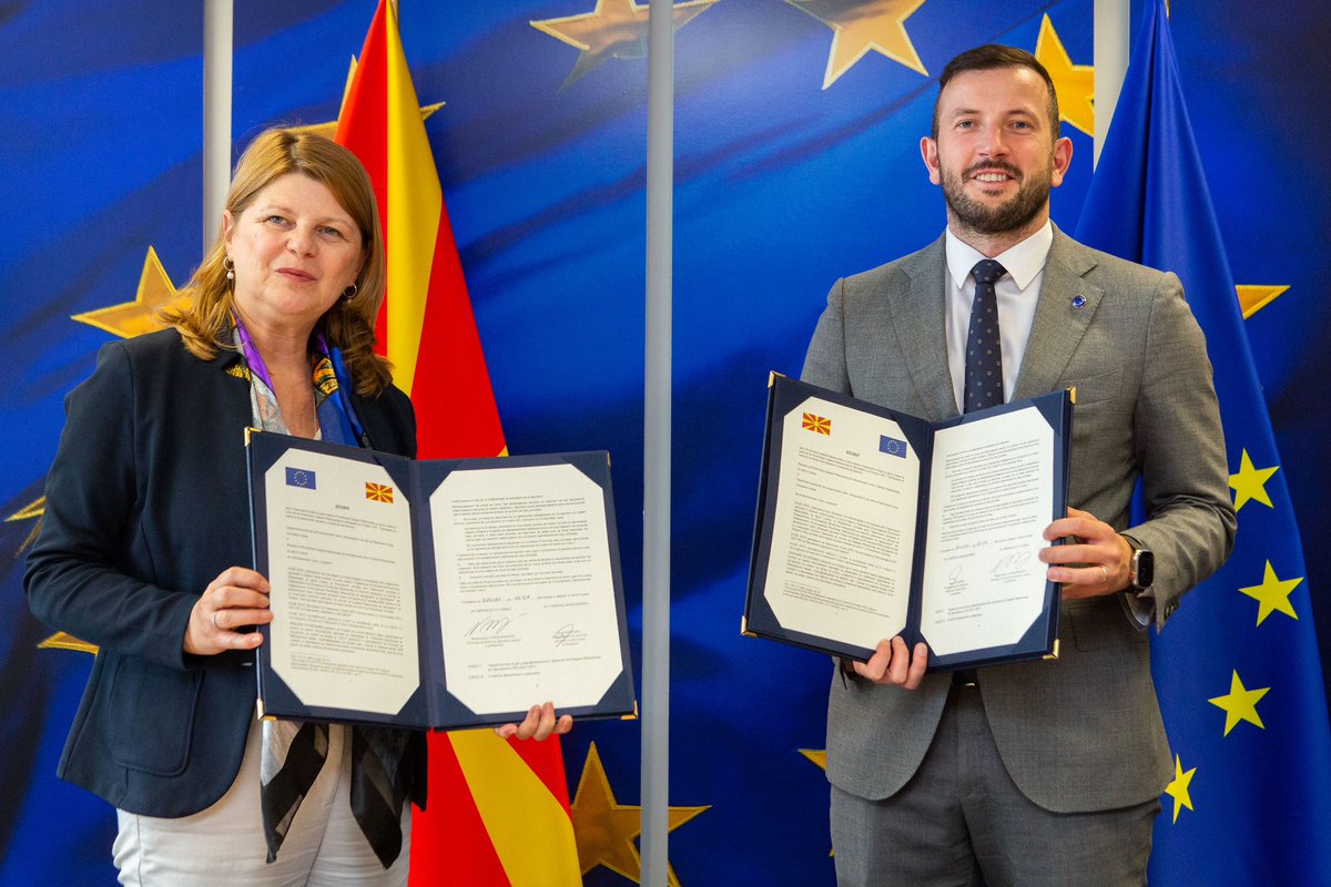 Virginijus Sinkevičius (@vsinkevicius) on Twitter photo We are pleased to welcome North Macedonia to our <a href="/LIFEprogramme/">LIFE Programme</a> family!
Organisations will have the opportunity to receive financial support for projects that tackle climate change, biodiversity loss, pollution & push forward a circular economy.
Way to go!
🇪🇺🤝🇲🇰
#EUGreenDeal We are pleased to welcome North Macedonia to our <a href="/LIFEprogramme/">LIFE Programme</a> family!
Organisations will have the opportunity to receive financial support for projects that tackle climate change, biodiversity loss, pollution & push forward a circular economy.
Way to go!
🇪🇺🤝🇲🇰
#EUGreenDeal