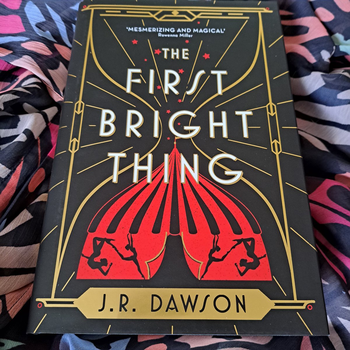Blog tour. ⭐️⭐️⭐️⭐️
Absolutely loved this one. Thanks to @BlackCrow_PR
for organising.  Full review on Insta.
(AD/PR)
#TheFirstBrightThing
instagram.com/p/CuPONP6IzjB/…