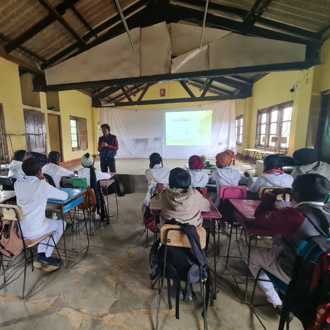 FEOSriLanka's tweet photo. Back at Horton Plains NP with the Ambewela Sinhala Vidyalaya school!  These kids, who have never been to the park even though their school is right at its border, were an enthusiastic group, excited to see any and all wildlife that they encountered! https://t.co/cwJAO6vfX4