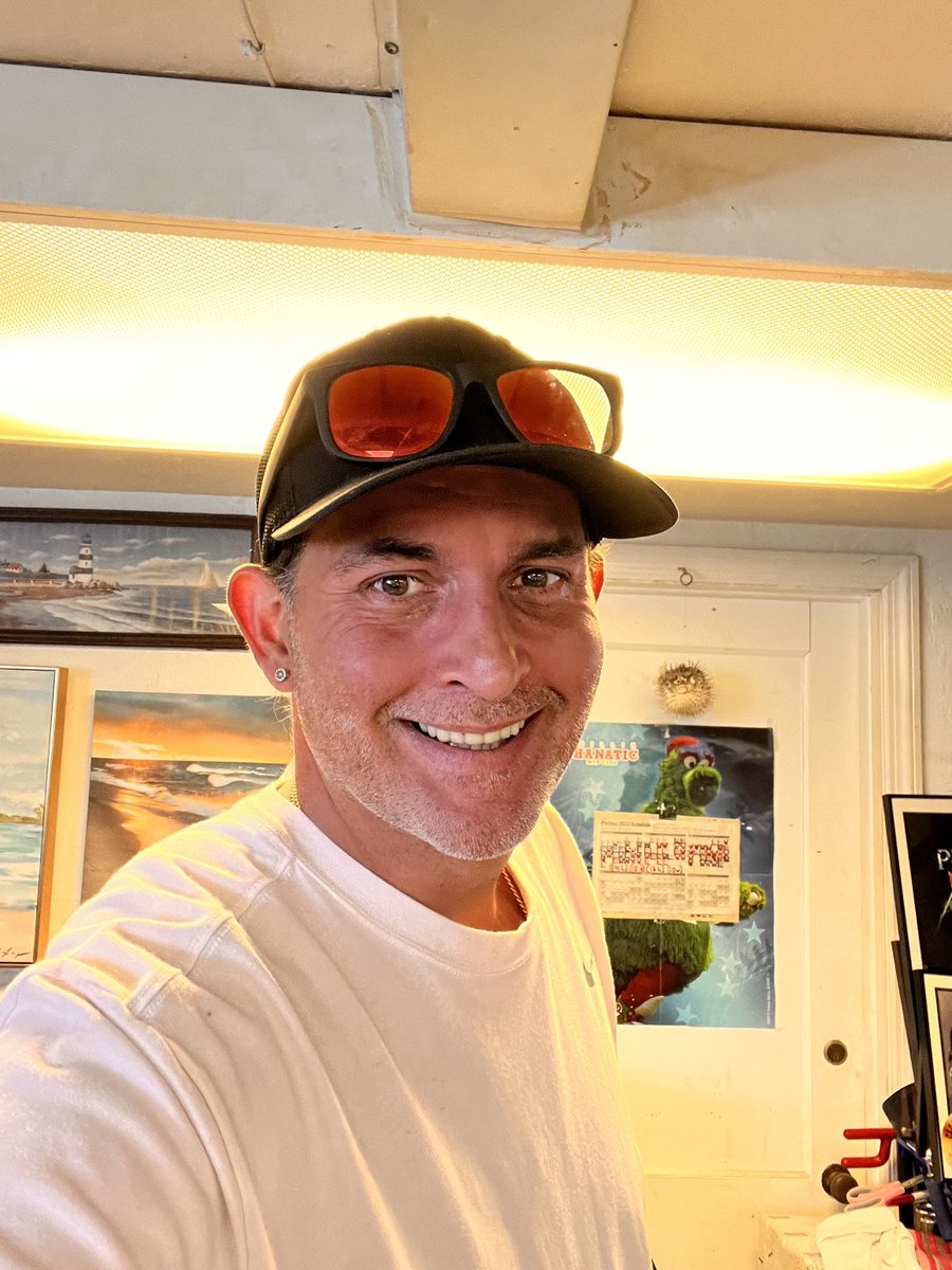 raydifederico's tweet photo. It’s Monday July 3 hope everyone that’s off today enjoys and everyone at work is making double!! #Monday #FourthOfJulyWeek #chillin https://t.co/Ke9d0jeG9F