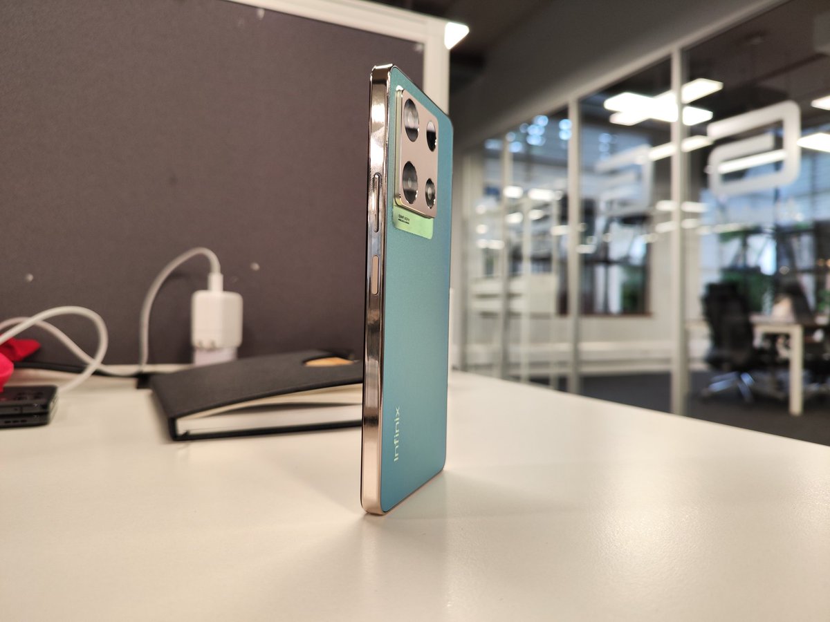 NicKanali's tweet image. The #InfinixNOTE30Pro is thiiiick