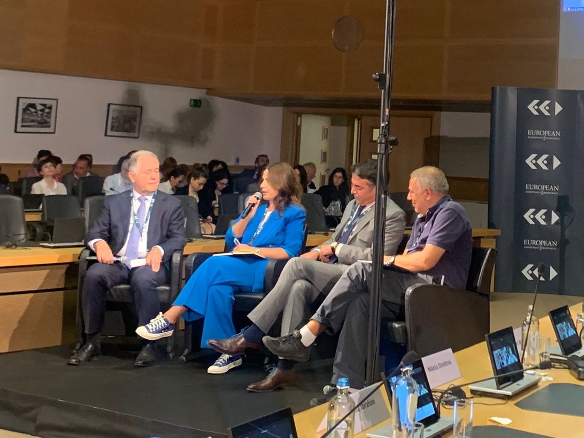 <a href="/hadjalahbib/">Hadja Lahbib</a> <a href="/EU_Commission/">European Commission</a> <a href="/vonderleyen/">Ursula von der Leyen</a> <a href="/EP_President/">Roberta Metsola</a> <a href="/sandumaiamd/">Maia Sandu</a> <a href="/Tsihanouskaya/">Sviatlana Tsikhanouskaya</a> <a href="/EamonGilmore/">Eamon Gilmore</a> <a href="/SweMFA/">Swedish Ministry for Foreign Affairs</a> <a href="/WojciechGerwel/">Wojciech Gerwel</a> <a href="/PolandMFA/">Ministry of Foreign Affairs 🇵🇱</a> <a href="/HonzaMarian/">Jan Marian 🇨🇿 🇪🇺</a> <a href="/CzechMFA/">Czech Ministry of Foreign Affairs</a> <a href="/avalaina/">Oleksandra Matviichuk</a> <a href="/ccl_ua/">Center for Civil Liberties</a> <a href="/MariaLigor/">Maria Ligor</a> <a href="/sikorskiradek/">Radosław Sikorski 🇵🇱🇪🇺</a> <a href="/MPopowskiEU/">Maciej Popowski</a> EED partners are now taking the floor to discuss democracy in their countries. <a href="/aliaibrahim74/">aliaibrahim عليا ابراهيم</a>, co-founder of <a href="/Daraj_media/">Daraj Media</a>, highlighted successes and challenges for journalists and independent media in Lebanon and the Middle East.
#EEDat10