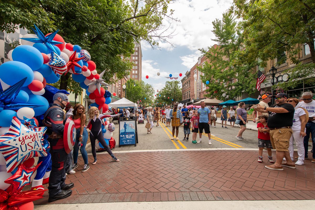 DowntownGSO's tweet photo. 🇺🇸Fun Fourth is TOMORROW🇺🇸
.
For Parking Info, FAQ’s, Festival Map, Fireworks, and all other information please head to our website👇          https://t.co/Bom6KpcaF2
.
#downtowngreensboro #greensboronc #funfourth #freedomrun #sogso https://t.co/uZsLzN0ys5