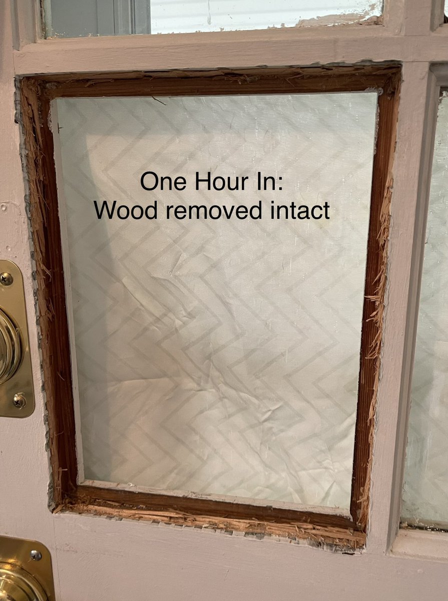 RonBertucci_KY's tweet photo. Kentucky Mirror &amp; Plate Glass is great! They got us a one-hour turnaround on an order that was a bit of an emergency. 😬
Thank you!! https://t.co/zdzdA3t7ax