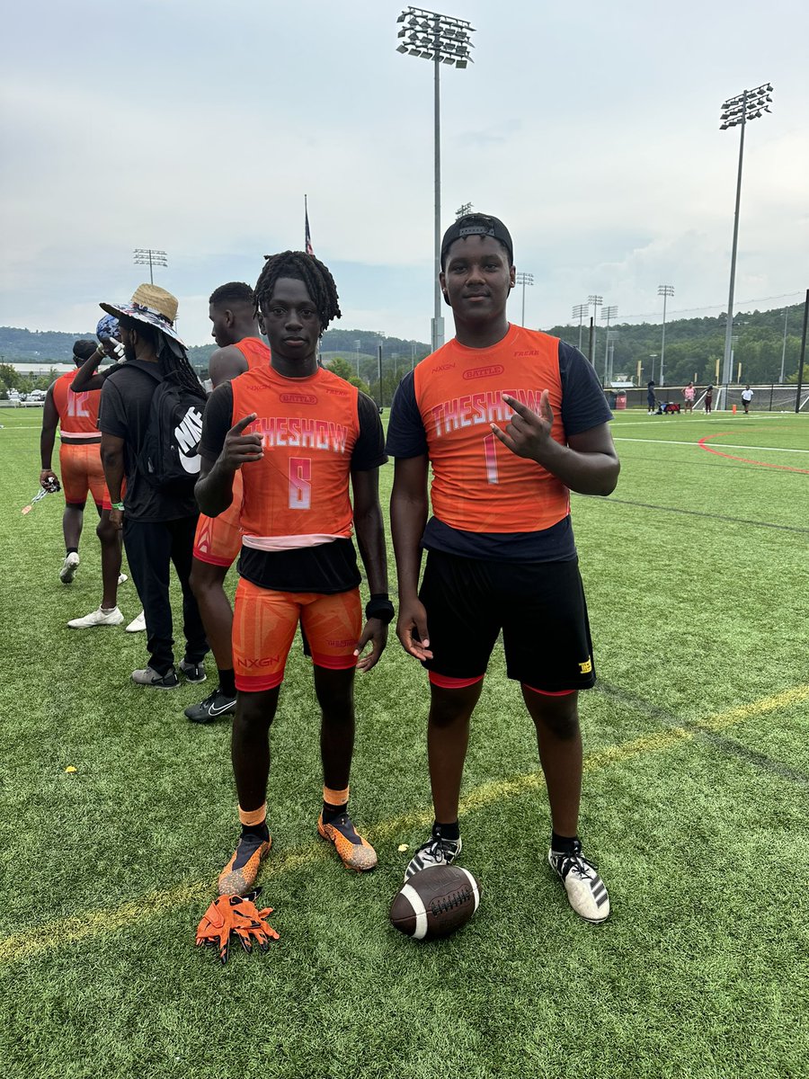 TayshawnEdwards's tweet photo. Your the truth bro! Enjoyed sharing the field with you this weekend (2027βs) @KahdenDavis #TeamRage @TheSHOWByNXGN @JayMeadors @ApexPredzOnly @BWILLnfl @WRHitList @QBHitList https://t.co/iQ4G87ZXcc