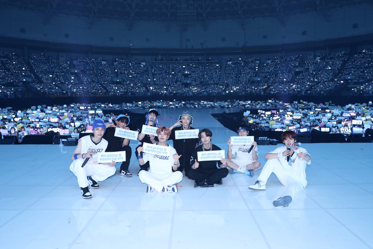 rameenf69514253's tweet photo. I wanna go pls i'm crying they are so precious🥺

#straykidsfanmeeting #SKZ_3RD_FANMEETING #BeyondLIVE #StrayKids #YouMakeStrayKidsStay https://t.co/Fw6xK8u1GJ