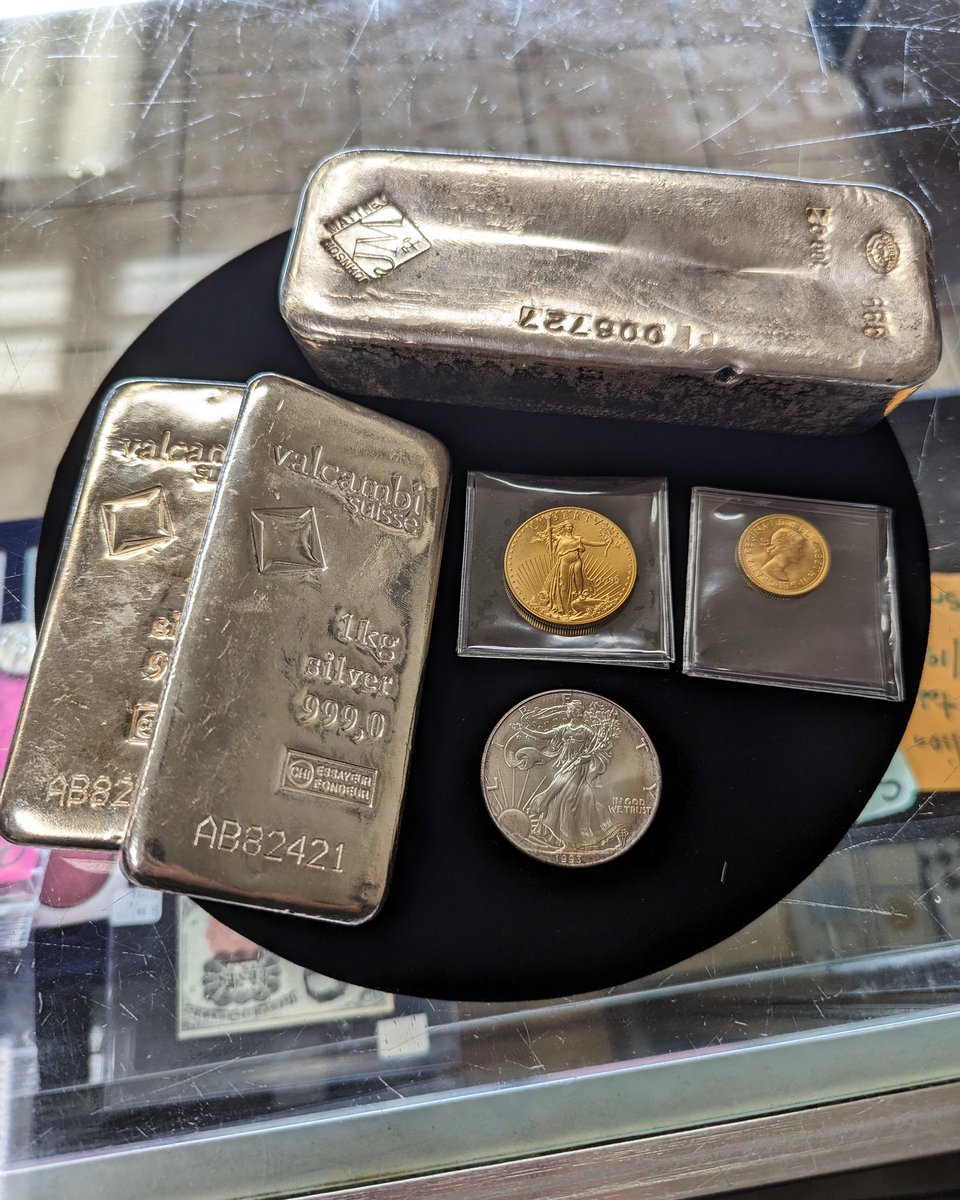 Come on down and check out our silver ingots and gold coins!
.
#stack #stackers #stackordie😎 #stacking #ingotsilver #goldcoins #goldcoin #goldstacking #stackingsilver #fednow #silvereagle #coinshop