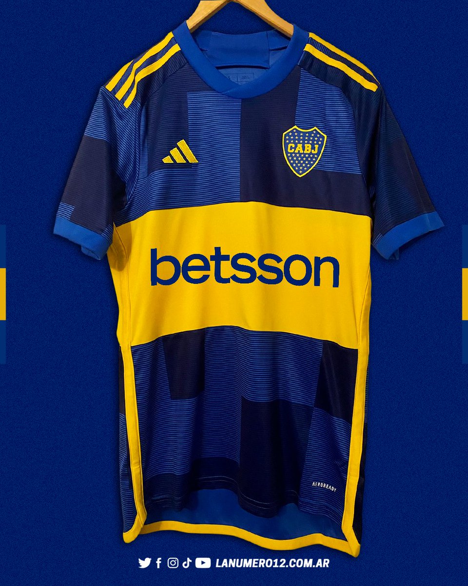 Así se ve la nueva camiseta de Boca para la temporada 2023/2024 de frente.