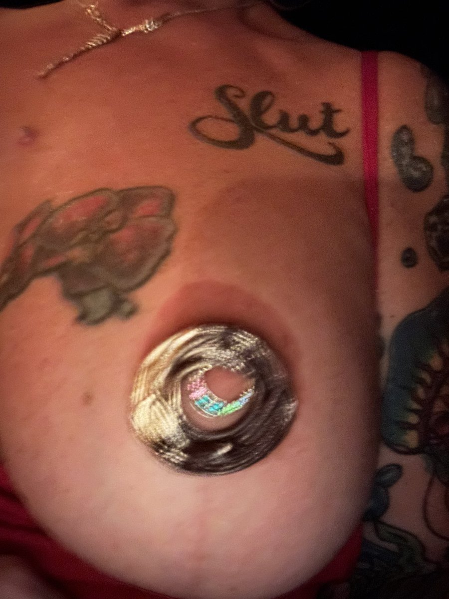 Chocolate makes everything better #MILF #CumSlut #FuckToy #HotWife #Swallower #Sub #Bi #Poly #Squirter💦💦💦