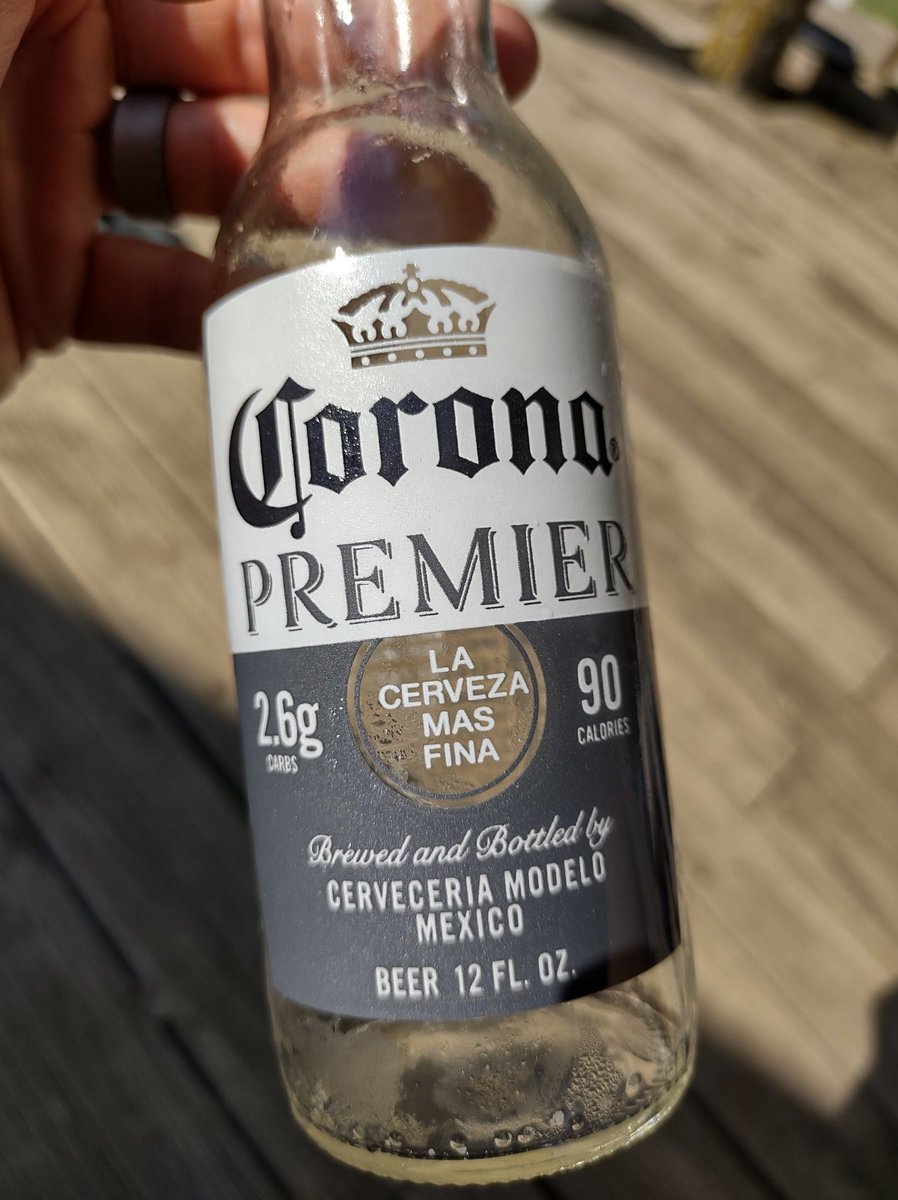 lilbluesquatch's tweet photo. Breakfast of Champions. #deckbeers 🍻🇺🇲 https://t.co/FuY9JQVcQB