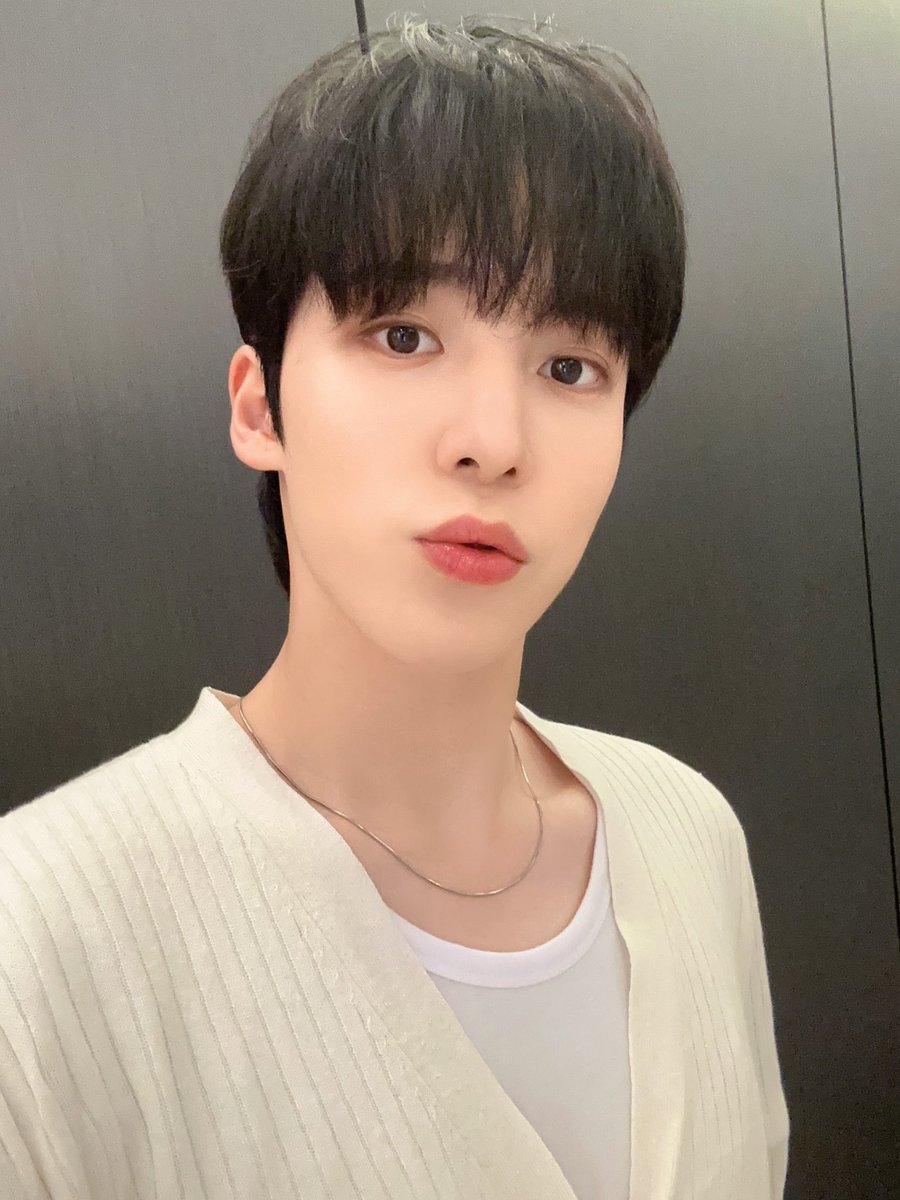 ATEEZofficial's tweet photo. [#윤호] 울 티니 셀카 폭탄 받아랏😋💗
#ATEEZ #에이티즈 https://t.co/YaekTMU61p