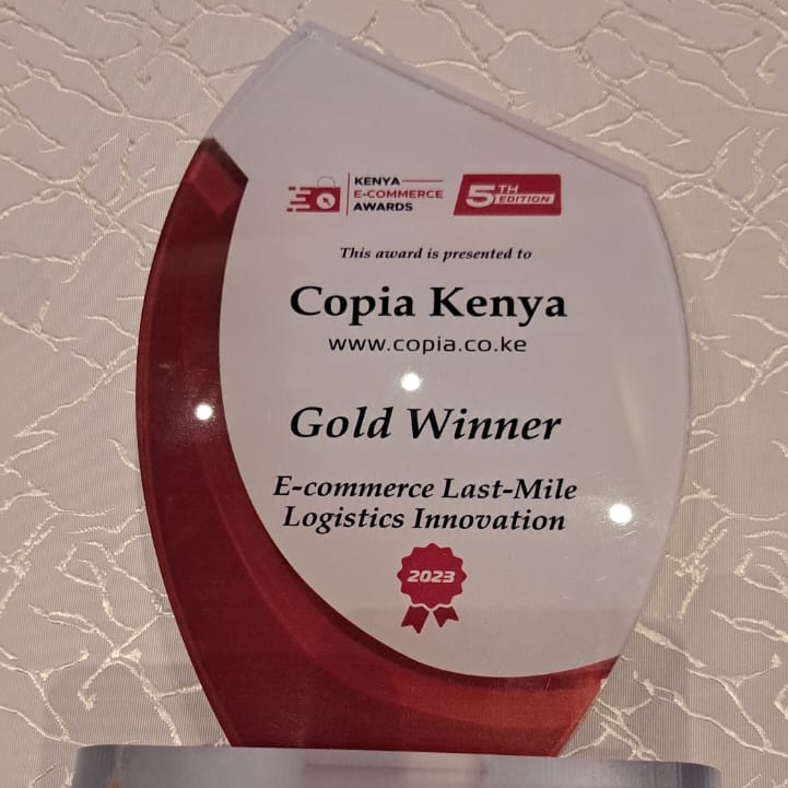 CopiaKenya's tweet photo. 🎉 Look what we won at the 5th #KenyaEcommerceAwards!🏅
Welcoming the E-commerce Last-Mile Logistics Innovation #Award with sincere gratitude to #TeamCopia, our Customers, #CopiaAgents and Partners for their support, and @ecommawardske for the honor. 🥳 #CopiaKenya #MaishaRahisi https://t.co/Revj81PX3k