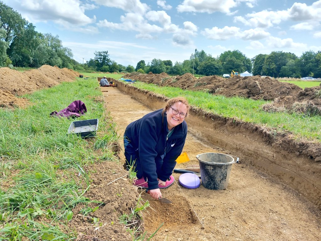 CotswoldArch's tweet photo. Today was our first full day excavating trenches 2 and 3 at #kelmscottdig. We have achieved a lot in just one day! We have ditches and more ditches, and helping us get to grips with how they relate to each other is a fabulous group of volunteers! @KelmscottManor @SocAntiquaries https://t.co/byfKQVQP3m