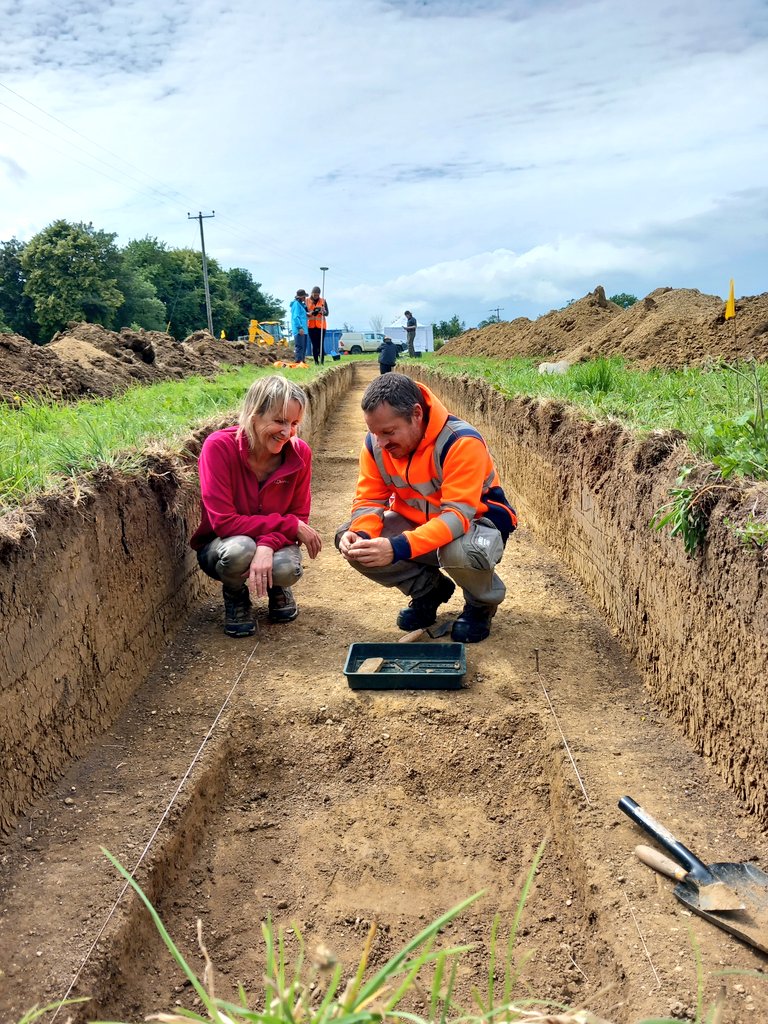 CotswoldArch's tweet photo. Today was our first full day excavating trenches 2 and 3 at #kelmscottdig. We have achieved a lot in just one day! We have ditches and more ditches, and helping us get to grips with how they relate to each other is a fabulous group of volunteers! @KelmscottManor @SocAntiquaries https://t.co/byfKQVQP3m