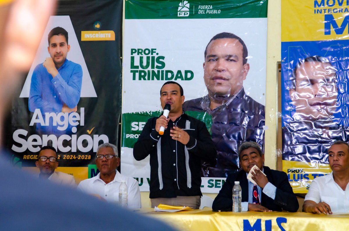 LuisTri09240572's tweet photo. Lanzamiento de nuestra pre-candidatura a Senador FP,  por la provincia Santo Domingo, Fabian Taveras,presidente sector Externo, los pre- candidatos Acalde  SDE, Diputados, regidores , presidente DM y El Mis. @FPcomunica,@LeonelFernandez @radhamesjimenez @RubenMaldonadoD https://t.co/ZTjUQTnGeQ