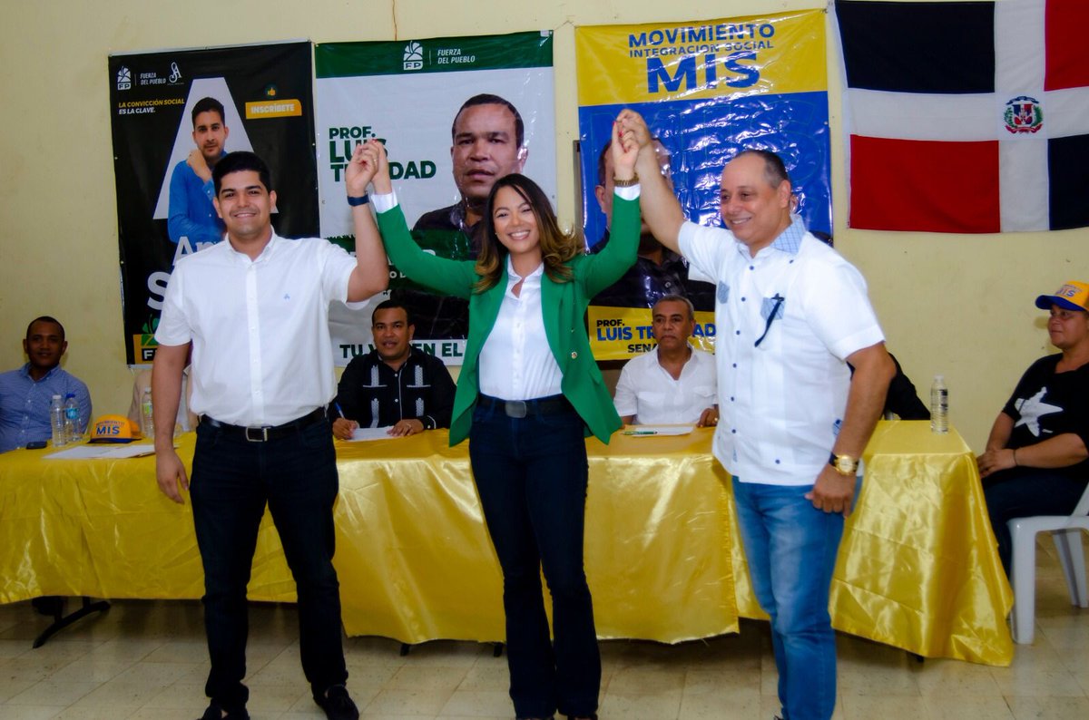 LuisTri09240572's tweet photo. Lanzamiento de nuestra pre-candidatura a Senador FP,  por la provincia Santo Domingo, Fabian Taveras,presidente sector Externo, los pre- candidatos Acalde  SDE, Diputados, regidores , presidente DM y El Mis. @FPcomunica,@LeonelFernandez @radhamesjimenez @RubenMaldonadoD https://t.co/ZTjUQTnGeQ