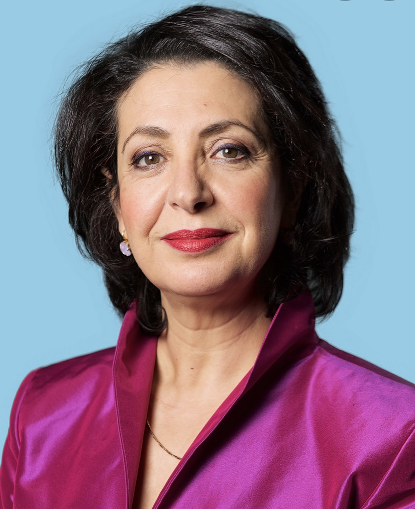 Zelden iemand  zo beschaafd Annemarie Jorritsma’s totale gebrek aan integriteit zien blootleggen als Khadija Arib. Jammer dat Jorritsma politiek funtcieloos is anders had ze vanavond nog op straat gestaan. Liegebeest Ollongren mag wel oppassen. Dat is MinDef, in oorlogstijd!!