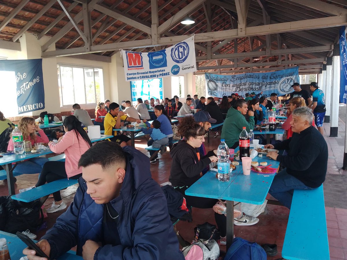 Ayer compartimos otro domingo de fútbol en la segunda fecha del campeonato del SEC, los 3 equipos de la #miltanciaseceslealtad presentes como cada domingo en nuestro #clubrecreativoezeiza 
✌️✌️⚽️⚽️
<a href="/Cavalieri_SEC/">Armando Cavalieri</a> <a href="/CarlosPerezSEC/">Carlos Pérez</a>
<a href="/ESandovalSEC/">Eduardo Sandoval</a> <a href="/SergioUAD/">sergio cordoba</a> @JorgeJorgge1974