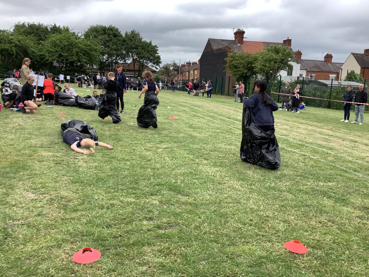 Inglehurst Junior School tweet media