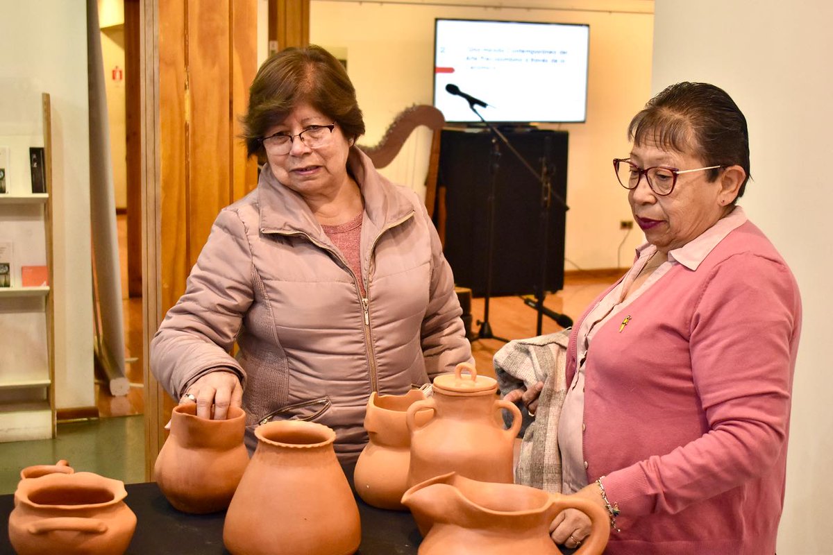 culturas_cqbo's tweet photo. 📌 [Exposición cerámicas]

👉🏻 En el Salón de Extensión Patrimonial del @museodellimari en #Ovalle se está presentando la exhibición “Una mirada contemporánea del arte Precolombino a través de la cerámica”, a cargo de la destacada ceramista regional Irlanda Rojo. https://t.co/xRipJRXvej