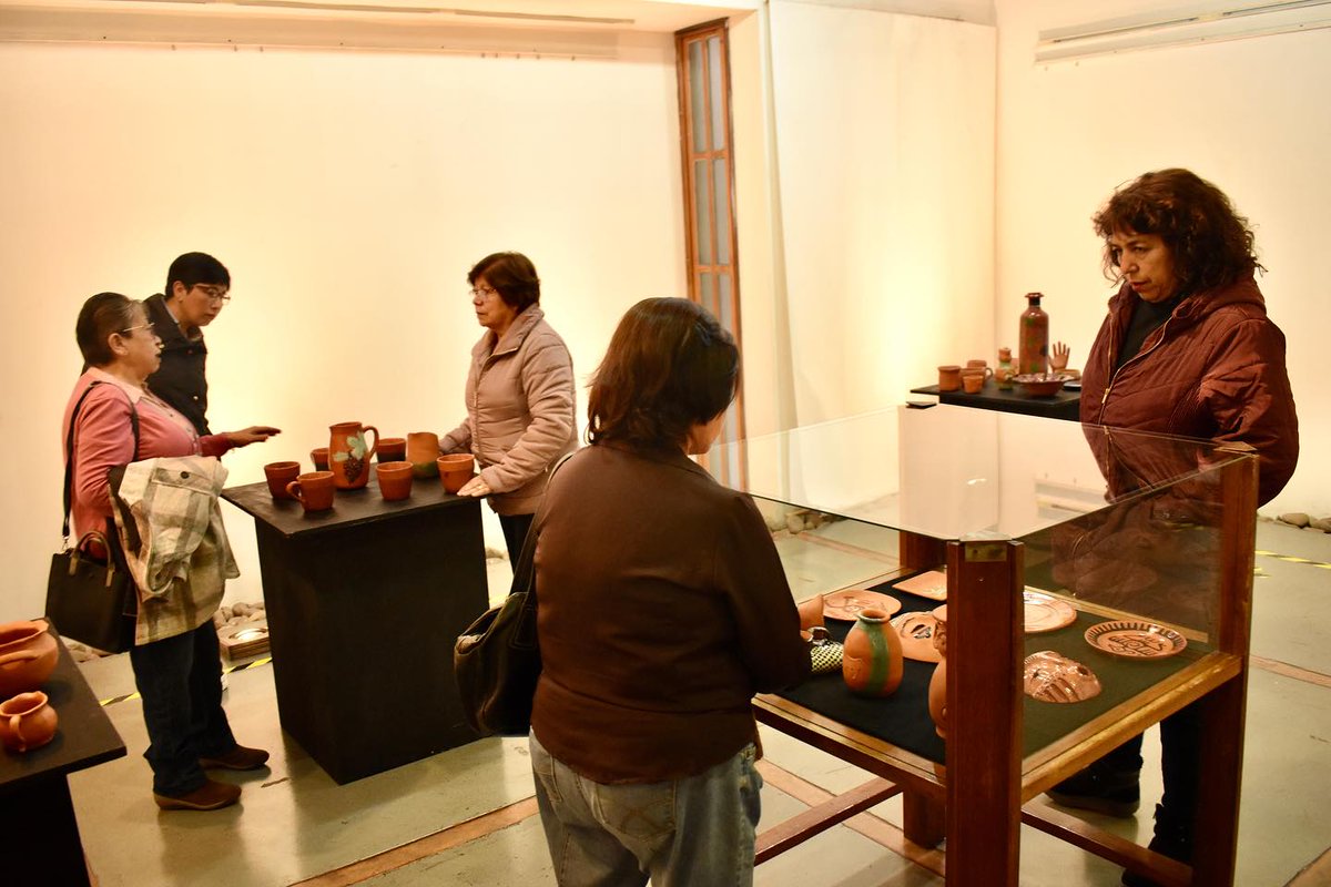 culturas_cqbo's tweet photo. 📌 [Exposición cerámicas]

👉🏻 En el Salón de Extensión Patrimonial del @museodellimari en #Ovalle se está presentando la exhibición “Una mirada contemporánea del arte Precolombino a través de la cerámica”, a cargo de la destacada ceramista regional Irlanda Rojo. https://t.co/xRipJRXvej
