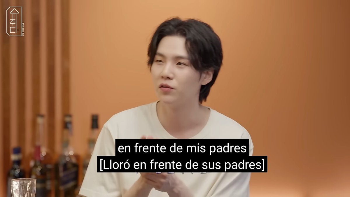 kiss_seven7's tweet photo. 🐱: Cuando me lo pasé mal por la pandemia y tuvimos que suspender los conciertos
🐱: Sí, sí lloré por primera vez en frente de mis padres 
🐱: "Tenemos que ir... Nos están esperando" (los Armys) "¿Por qué no podemos ir?" lloré y lloré y me quedé dormido con mis padres. ↓ https://t.co/Q46g1d8gWI