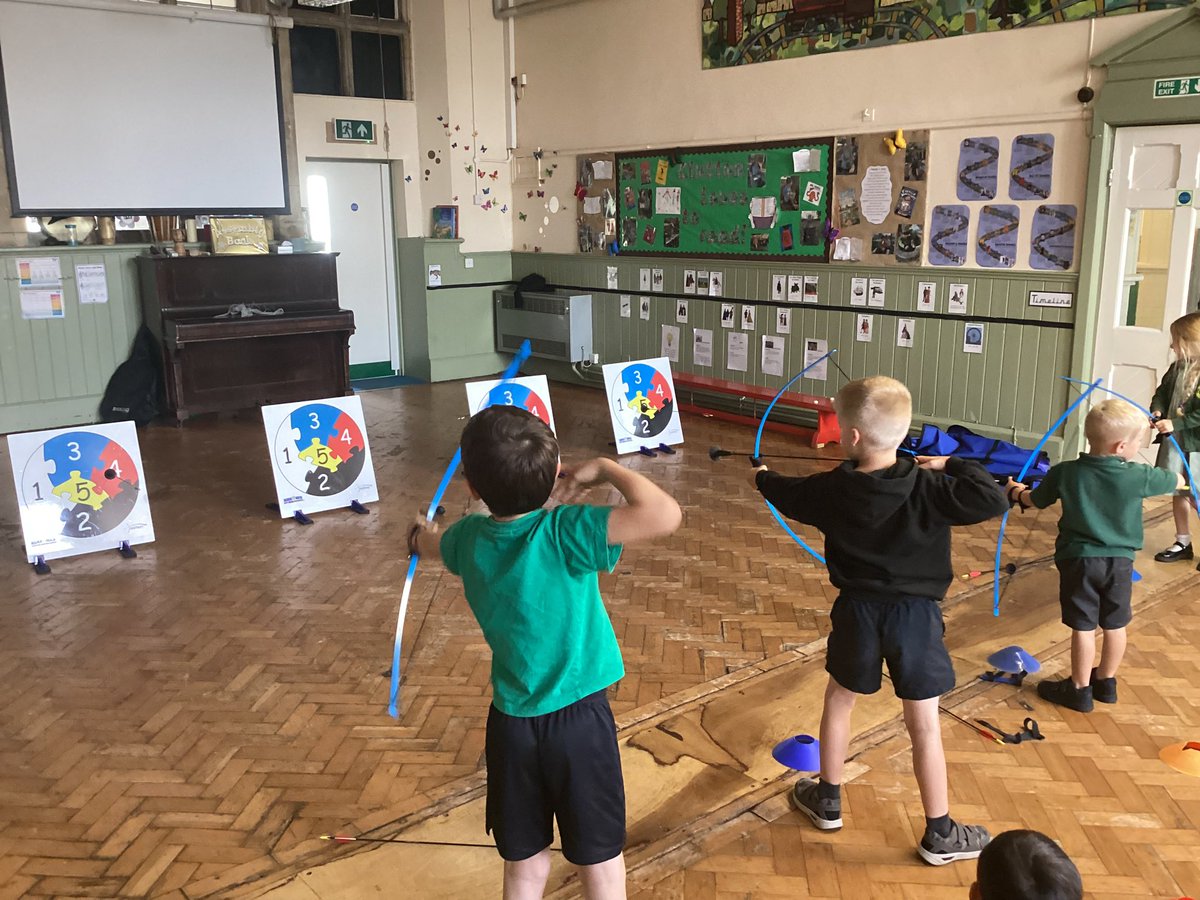 PrimaryClutton's tweet image. Final KS1 archery session of the year! 🏹