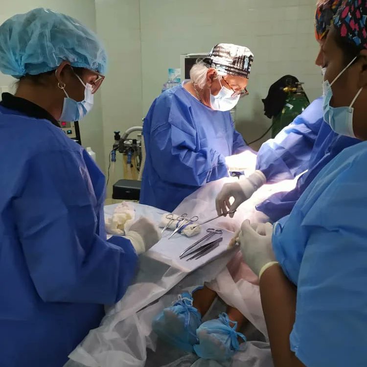 Magaly Gutiérrez Viña (@magagutierrezv) on Twitter photo 113 intervenciones quirúrgicas fueron realizadas por nuestros especialistas en el Hospital Juan Germán Roscio de #ElCallao en el estado #Bolívar dando respuesta oportuna a nuestro pueblo! #ConMaduroPalante <a href="/NicolasMaduro/">Nicolás Maduro</a> <a href="/Somosivss/">Instituto Venezolano de los Seguros Sociales</a> #FelizLunes 113 intervenciones quirúrgicas fueron realizadas por nuestros especialistas en el Hospital Juan Germán Roscio de #ElCallao en el estado #Bolívar dando respuesta oportuna a nuestro pueblo! #ConMaduroPalante <a href="/NicolasMaduro/">Nicolás Maduro</a> <a href="/Somosivss/">Instituto Venezolano de los Seguros Sociales</a> #FelizLunes