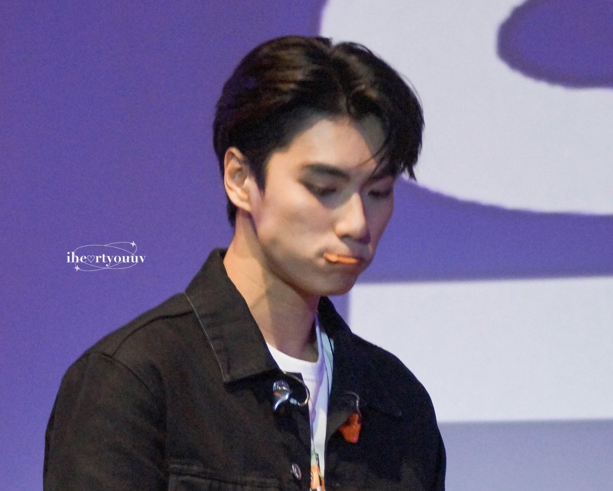 my cutie baby eating🤲🏻

#GMMTVFANDAY5xJAKARTA
#TayOhmFanDayxJKT #ohmpawat