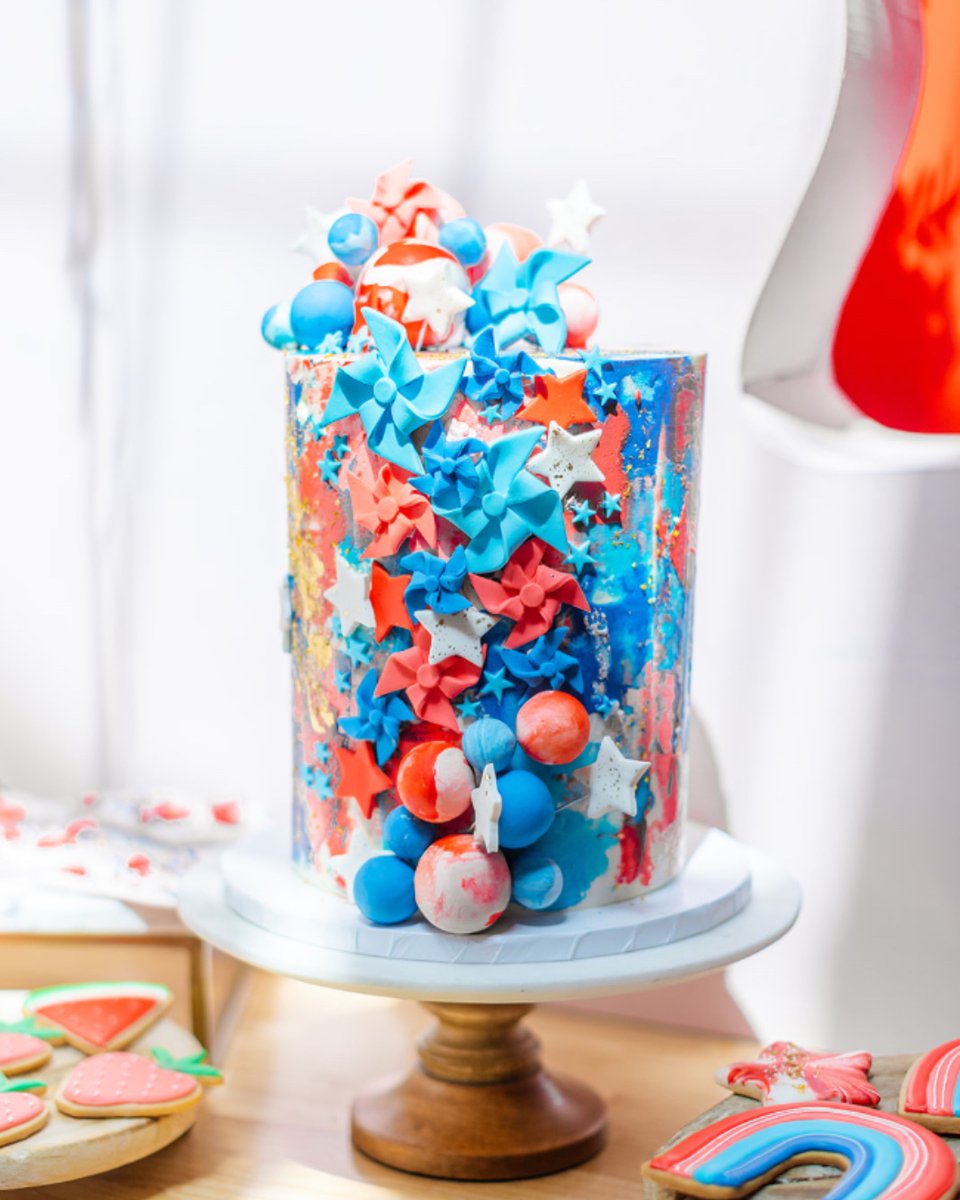 On Inspired By This: The 4th of July is almost here! A day full of festive fun!  ❤️🤍💙 

( Design &amp; Coordinating - Beijos Events, Rentals- Sweet Salvage Rentals, Florals- Fleur.ish, Backdrop- Paper Garden xoxo, Tabletop- Meridian Meridian Party )

#onIBT