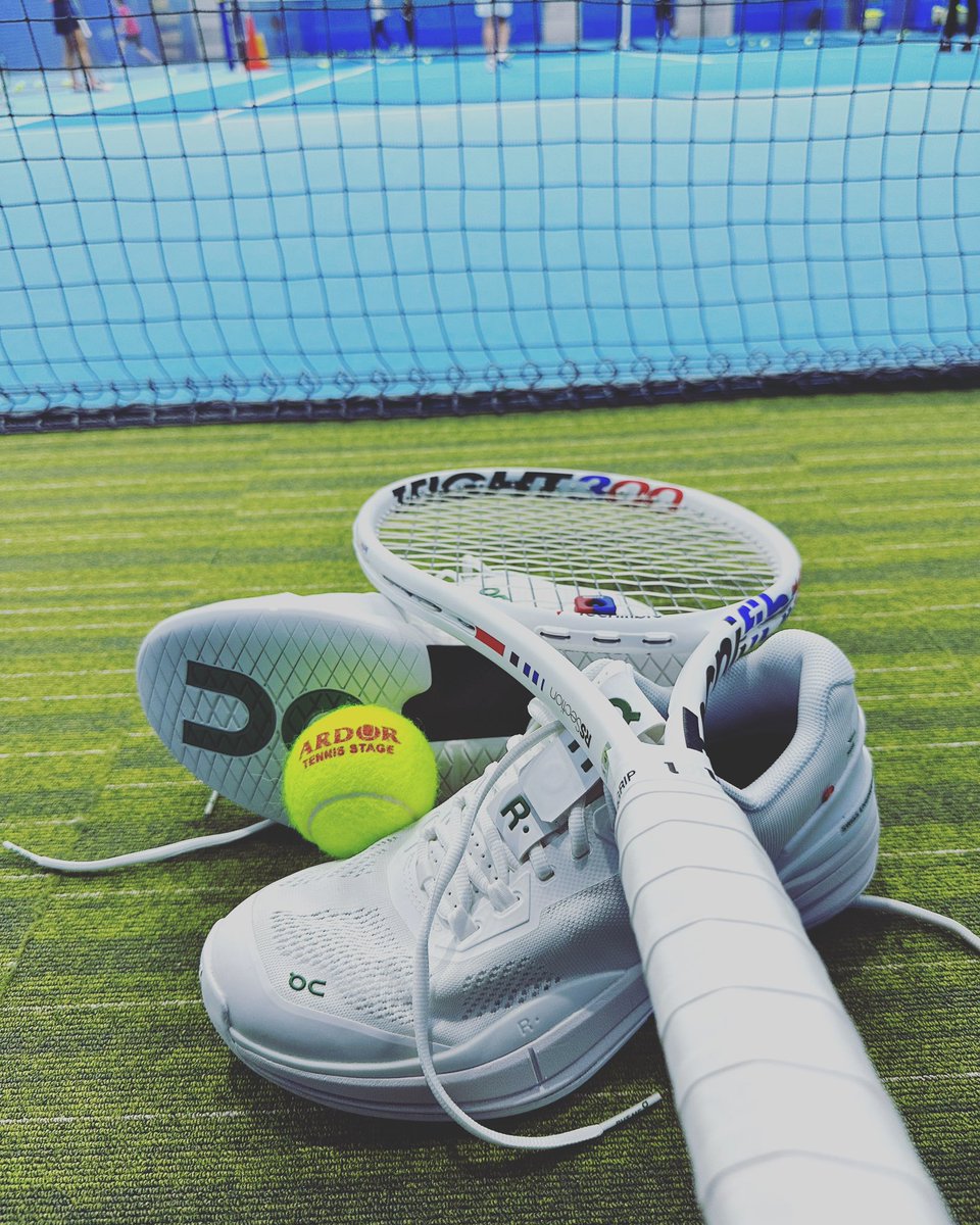 teru4454's tweet photo. 深夜の #修行 だん🎾
T-Fight 300 Isoflex
ダブルス
先週から体調絶不調で修行出来てなかったのですが、汗かけば元気になるはず!と、8日ぶりにスクールに!
やっぱり汗かくと元気出るかも💦
#fightsmart
#tecnifibre
#テクニファイバー
#IamT_FIGHTER
#TFight
#isoflex
#Tennis
#テニス https://t.co/xsqWtGOnXQ