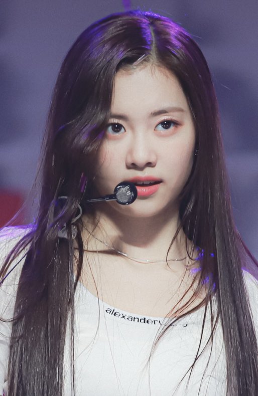FuShihna's tweet photo. Even if Hybe deletes Garam's singing voice and re-records the song, it can only please Koreans, Hybe gives up the overseas market, we believe Garam is innocent！we won't forget her！🌺

#garam 
#JusticeForGaram
#kimgaram 
#garampretty 
#garamcute https://t.co/sCNLUidWCC
