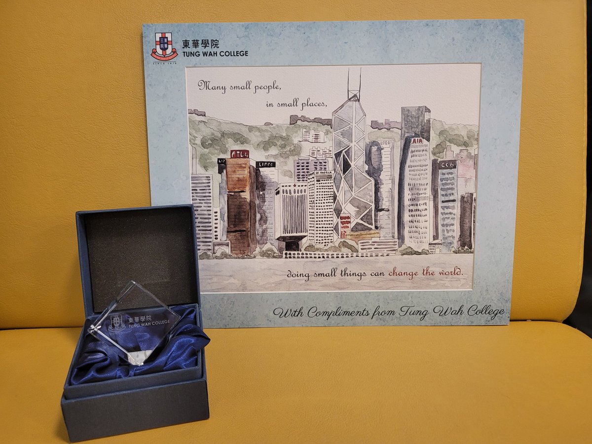 KMPTAHP's tweet image. Thank you to the lovely students and staff from #Tungwahcollege in Hong Kong for visiting St Martins site and being such an engaging group and thank you for the gift @patchung_Enable @CCCUOT @kmptnhs #occupationaltherapy #OT #networking #sharingexperiences