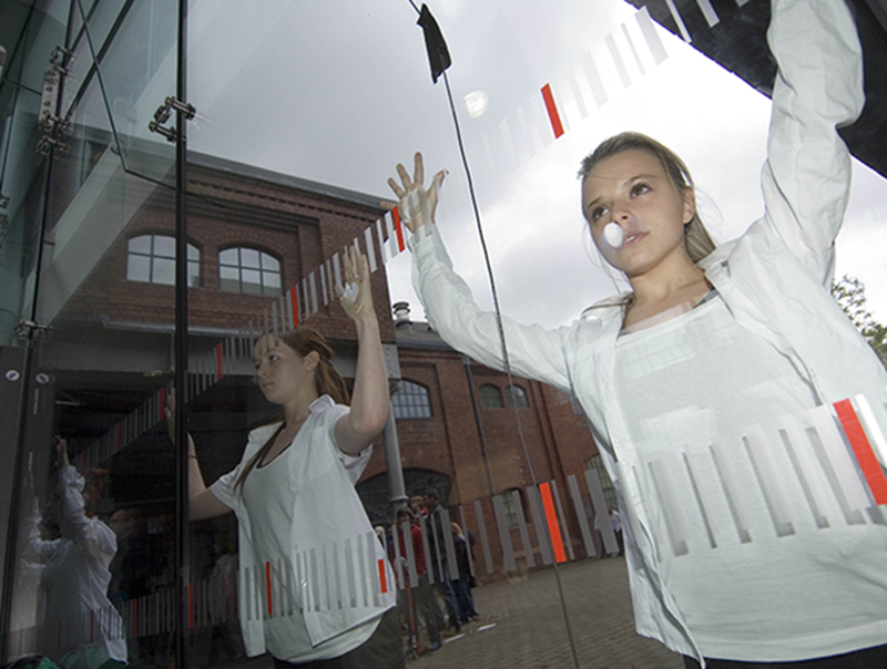 Here's an early glimpse at who will be at Dance Days:
Dyma cipolwg ar bwy fydd yn perfformio dros Dyddiau Dawns.

<a href="/KitschnSync1/">Kitsch & Sync</a> - Calamity Dames
<a href="/Karinajonesvip/">Karina Jones</a> - Holes
@cydc1 

For more information on these companies and what you can expect, head to ➡️ buff.ly/3PCOGuf