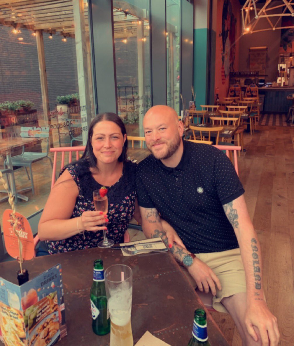x_JustMe_xxx's tweet photo. The ‘big’ birthday celebrations have started early!
What a perfect way to start them!
🥰❤️👩🏻❤️👨🏼🍝🥂🍻
#39+1
#BirthdayIncoming
#Zizzis https://t.co/ZjI3cAUoQd