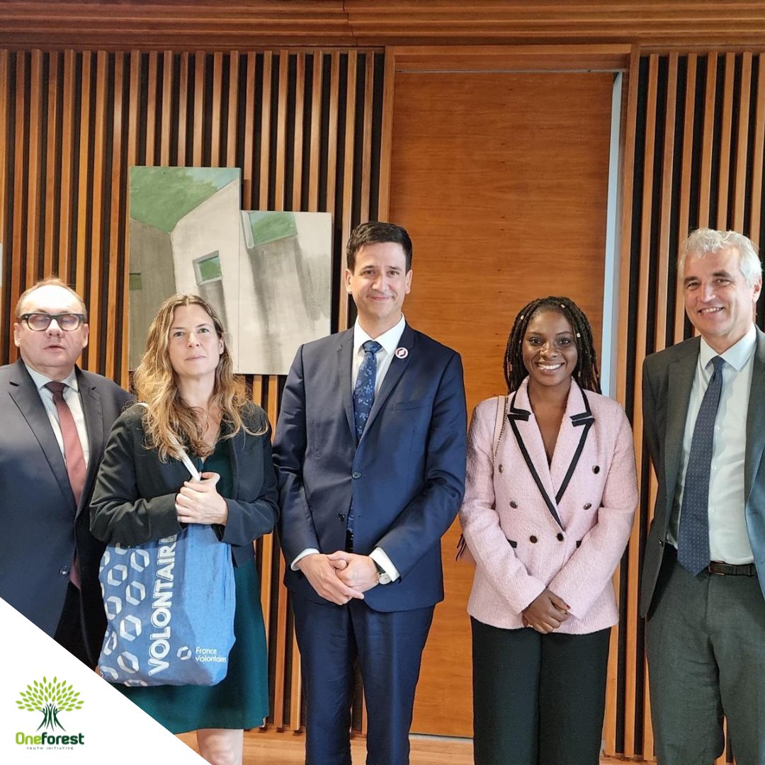 ofyi2030's tweet photo. 🇬🇦🇫🇷 Série de visites ce matin par l'OFYI et @FVolontaires. Nous avons eu le privilège d'être reçus par la DG de la Jeunesse au Gabon, l'Ambassade de @Franceaugabon et la @FAO. Ces visites renforcent notre engagement à mobiliser les jeunes pour la préservation de l'environnement https://t.co/JZ1t1RTZst