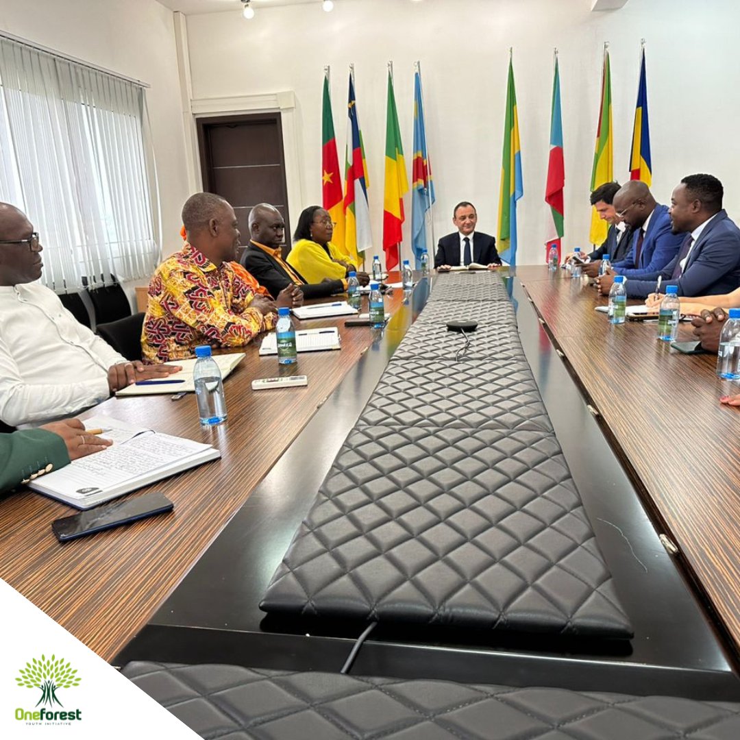 ofyi2030's tweet photo. 🇬🇦🇫🇷 Série de visites ce matin par l'OFYI et @FVolontaires. Nous avons eu le privilège d'être reçus par la DG de la Jeunesse au Gabon, l'Ambassade de @Franceaugabon et la @FAO. Ces visites renforcent notre engagement à mobiliser les jeunes pour la préservation de l'environnement https://t.co/JZ1t1RTZst