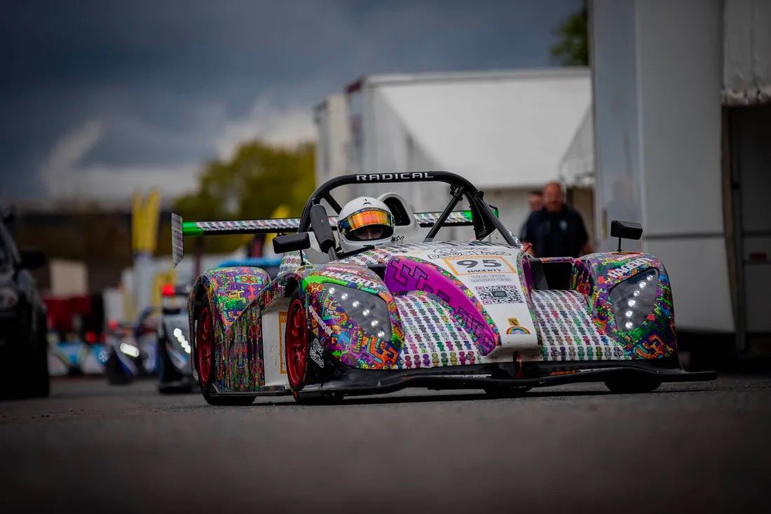 🏎OJ has been progressing tremendously in #motorsport this year, and is currently 3rd overall in the Pro SR1 Standings of the Hagerty Radical Cup UK.

🗞Catch up on our #racing performance at Snetterton back in May, the 3rd race of the year: medium.com/@ApexDoodles/s…

🔥OJ finished