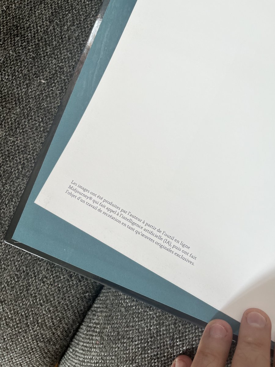 Je viens de recevoir "Mathis et la forêt des possibles".
Première BD Française dont les dessins sont réalisés sous commande de l'auteur, par une intelligence artificielle #AI (ici #Midjourney) 

Cette sortie est un point de bascule sur une pratique qui, c'est une évidence, va se