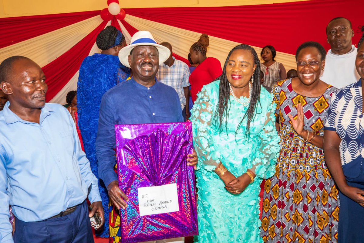 RailaOdinga's tweet photo. What an incredible honor to unveil the new Dining Hall complex at Dr. Ida Girls Secondary School in Asango. 

This event symbolizes our commitment to healthy nutrition that leads to quality education. School feeding program is a pillar in the Azimio manifesto. https://t.co/ka0JFEVKl0