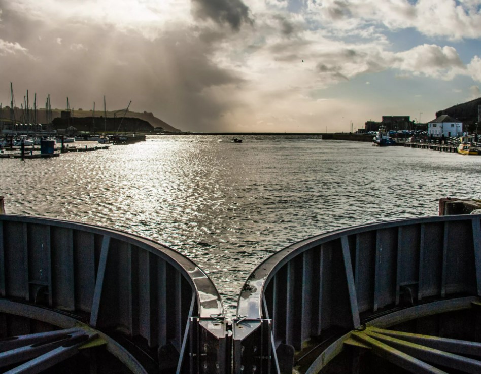 Sutton Harbour Marina tweet media