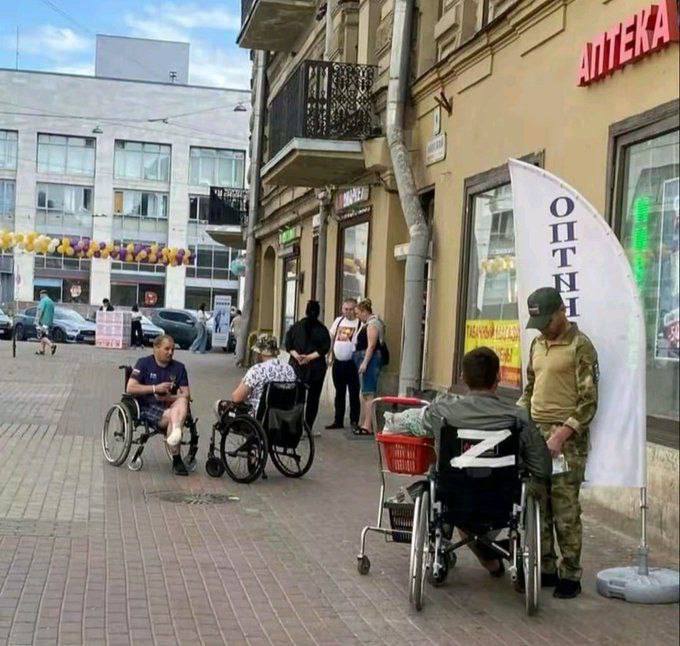 MichalFellaPL's tweet photo. Petersburg, prawdziwi z-patrioci na jednym zdjęciu. https://t.co/gsaAeKfqdz