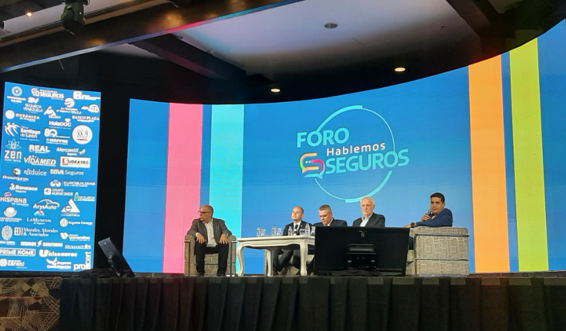 Foro Hablemos Seguros reunió a grandes empresas del sector.

bit.ly/3XzB4BI
