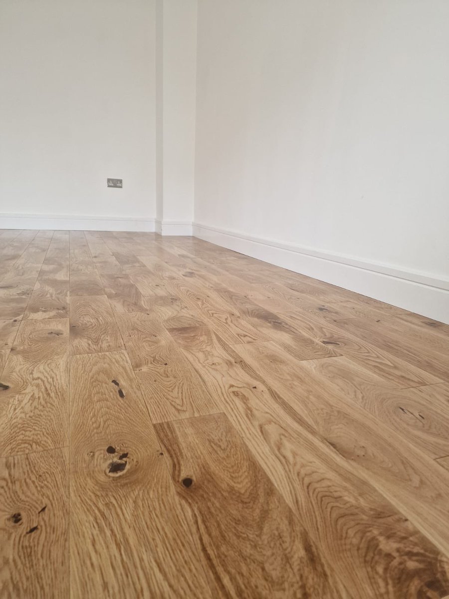 🔥🔥🔥SOLID WOOD GLUE DOWN 🔥🔥🔥

Check out this lovely living room we did 👀👀

We have a wide range engineered flooring in our showroom as well as a few solids on the mix too
Visit our showroom this week 
#sheffield #sheffieldissuper #flooringideas
#laminate #laminateflooring