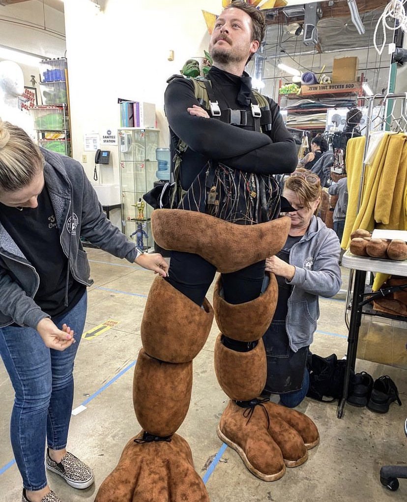 FNAFMovieUpdate's tweet photo. Some behind the scenes photos of Justin Michael Terry in the Freddy suit! https://t.co/QPhoKaZVUC