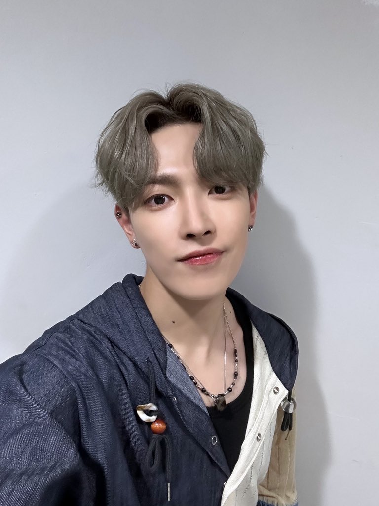 ATEEZofficial's tweet photo. [#홍중] 쭝받는 월요일😘
#ATEEZ #에이티즈 https://t.co/bLmAI8JKqy