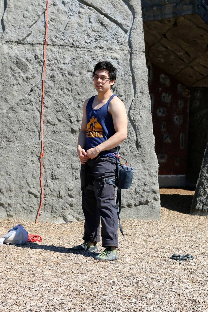 uberstuber's tweet photo. me in 2013, 24yo improover: aaaaa i’m improooving, climbing is a metaphor for life bro, does nothing all day only improves

me in 2023, 34yo tpoter: hey have you hear of rob burbea? how expanded is your awareness? yeah i’m a meta-rat, didn’t you see my meta-hat? https://t.co/djOM7zh57E